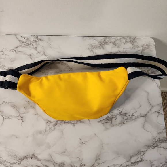 Yellow Fanny Pack - Picture 6 of 6